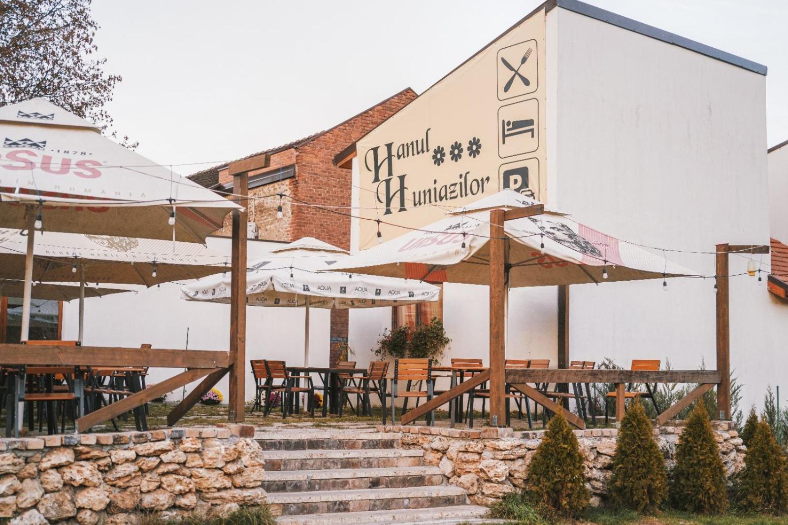 Pensiunea Hanul Huniazilor 후네도아라 외부 사진